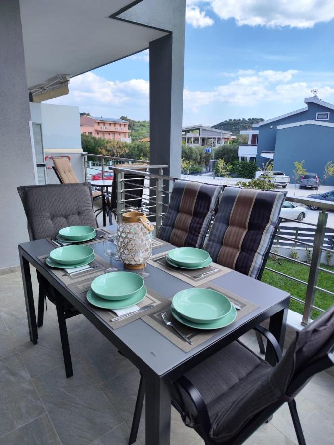 Lilli Deluxe Apartment Nikíti Kültér fotó