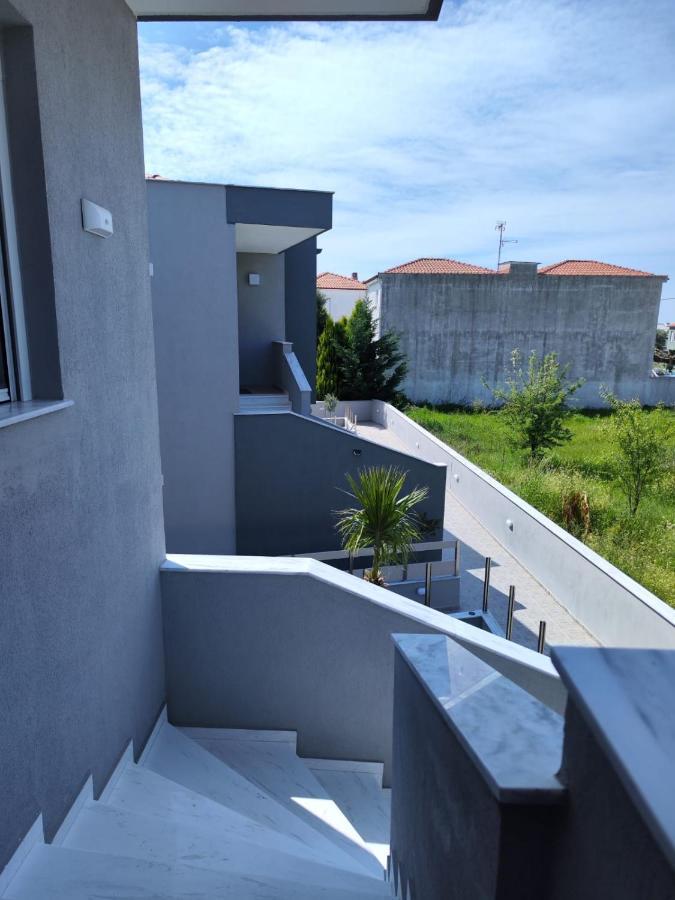 Lilli Deluxe Apartment Nikíti Kültér fotó